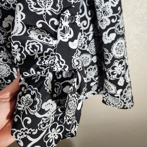 Notations Blouse Womans Size 1X Button-Up Floral Print Black White - Picture 7 of 15
